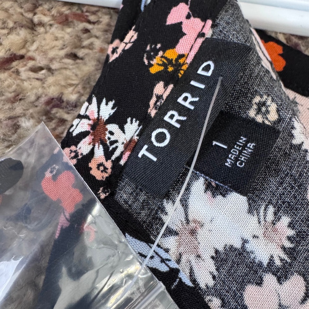 Torrid‎ Black Floral Print Betsy Babydoll Challis Tank Dress Size 1 - Picture 4 of 8